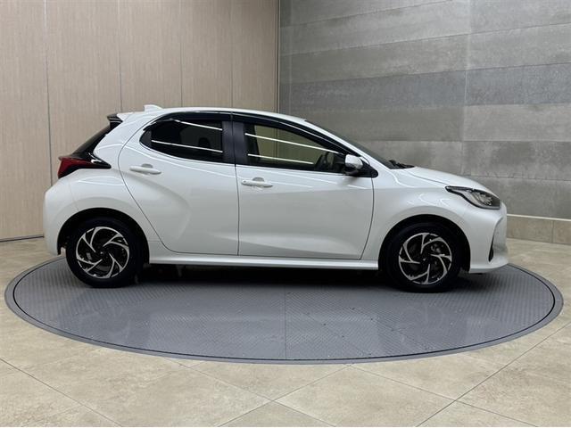 ヤリス Z モデリスタアルミホイール ディスプレイオーディオ ナビ Bluetooth バックモニター ETC 全周囲モニター 衝突被害軽減ブレーキ ペダル踏間違急発進抑制装置 車線逸脱警報装置 オートハイビーム(17枚目)