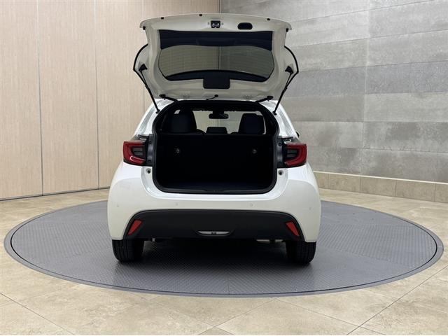 ヤリス Z モデリスタアルミホイール ディスプレイオーディオ ナビ Bluetooth バックモニター ETC 全周囲モニター 衝突被害軽減ブレーキ ペダル踏間違急発進抑制装置 車線逸脱警報装置 オートハイビーム(27枚目)