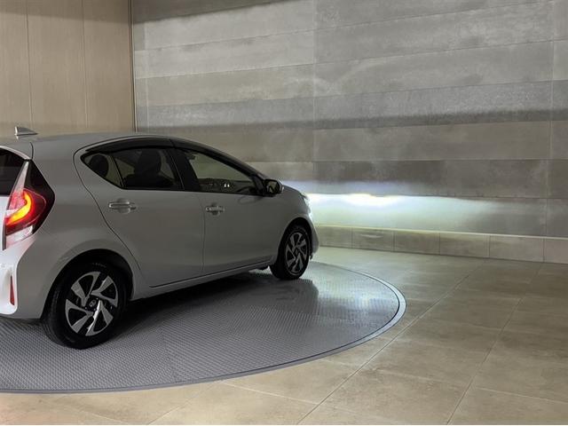 アクア Sスタイルブラック ドラレコ 全周囲モニター 衝突被害軽減ブレーキ ペダル踏み間違い急発進抑制装置 車線逸脱警報装置 オートハイビーム ワンセグ内蔵メモリー Bluetooth対応 ETC スマートキー LEDライト(17枚目)