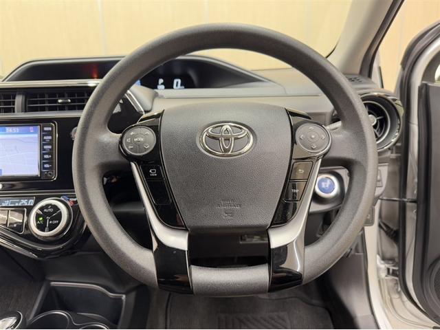 アクア Sスタイルブラック ドラレコ 全周囲モニター 衝突被害軽減ブレーキ ペダル踏み間違い急発進抑制装置 車線逸脱警報装置 オートハイビーム ワンセグ内蔵メモリー Bluetooth対応 ETC スマートキー LEDライト(28枚目)