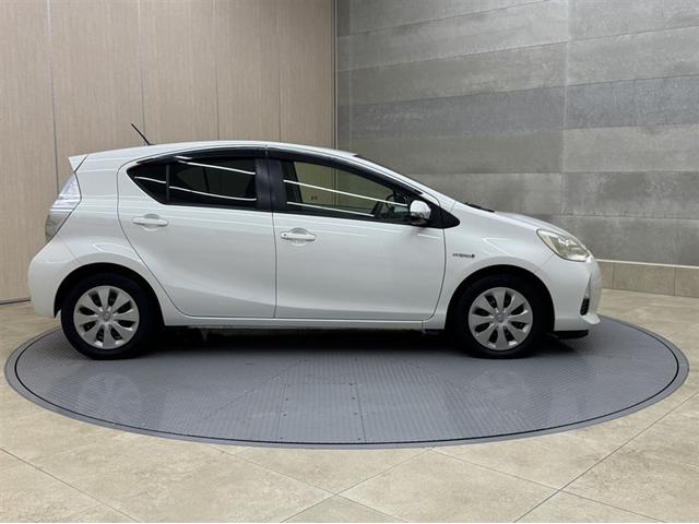 アクア S ワンオーナー ナビ ワンセグ Bluetooth バックモニター オートエアコン ETC キーレスエントリー デュアルエアバック CD再生 横滑り防止装置(15枚目)