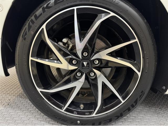 プリウス Aツーリングセレクション 衝突被害軽減ブレーキ ペダル踏み間違い急発進抑制装置 ドライブレコーダー ナビ フルセグ Bluetooth シートヒーター ETC LED ブラインドスポットモニター クルーズコントロール(17枚目)