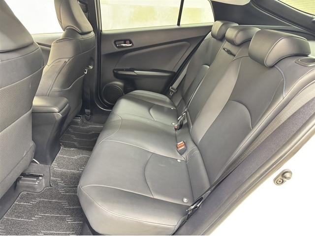 プリウス Aツーリングセレクション 衝突被害軽減ブレーキ ペダル踏み間違い急発進抑制装置 ドライブレコーダー ナビ フルセグ Bluetooth シートヒーター ETC LED ブラインドスポットモニター クルーズコントロール(24枚目)