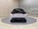 リヤ、後ろから見るとまた車の印象が変わってきますね☆☆