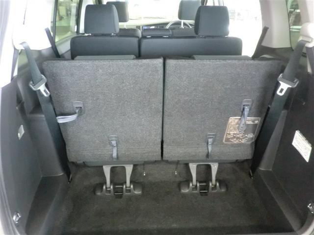 ３列シートなので、家族が集まった時でも安心です☆