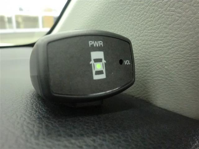 コーナーセンサーが付いています！ぶつかりそうになると光と音で教えてくれます！便利な装備ですね！！