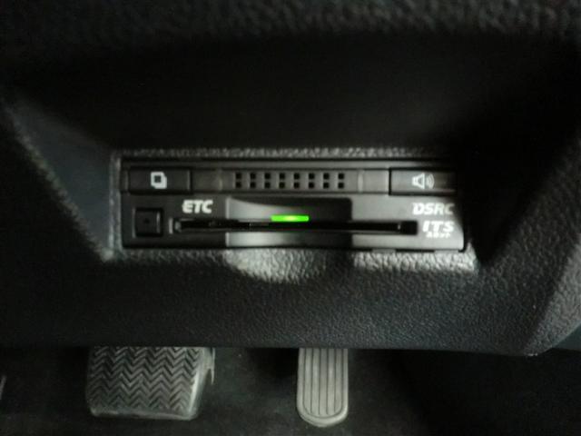 プリウス S 衝突軽減 4wd フルセグTV エアコン LEDヘッドライト バックガイドモニター クルコン ETC車載器 盗難防止システム メモリナビ パワーステアリング カーテンエアバック ワンオーナー ABS(13枚目)