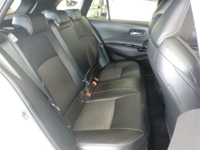 カローラツーリング ハイブリッド　ダブルバイビー　追突軽減ブレーキ　バックモニタ　地デジフルセグ　横滑防止　ナビＴＶ　スマキー　ＬＥＤライト　デュアルエアバッグ　エアコン　オートクルーズ　サイドエアバッグ　ＥＴＣ付　ＰＳ　キーフリー　ＡＢＳ　ワンオナ（17枚目）