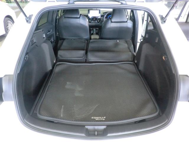 カローラツーリング ハイブリッド　ダブルバイビー　追突軽減ブレーキ　バックモニタ　地デジフルセグ　横滑防止　ナビＴＶ　スマキー　ＬＥＤライト　デュアルエアバッグ　エアコン　オートクルーズ　サイドエアバッグ　ＥＴＣ付　ＰＳ　キーフリー　ＡＢＳ　ワンオナ（19枚目）
