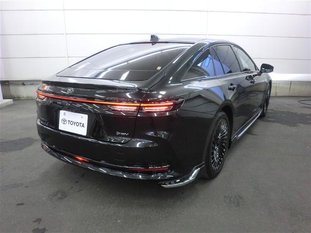 クラウン Ｚ　レザーシート　ＬＥＤヘッドライト　１オナ　地デジＴＶ　ＡＢＳ　パワーシート　バックモニター　スマートキー　ＥＴＣ　ドライブレコーダー　アルミホイール　エアコン　盗難防止装置　メモリーナビ　キーレス（4枚目）