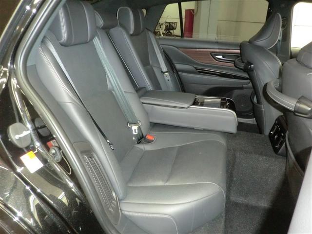 クラウン Ｚ　レザーシート　ＬＥＤヘッドライト　１オナ　地デジＴＶ　ＡＢＳ　パワーシート　バックモニター　スマートキー　ＥＴＣ　ドライブレコーダー　アルミホイール　エアコン　盗難防止装置　メモリーナビ　キーレス（19枚目）