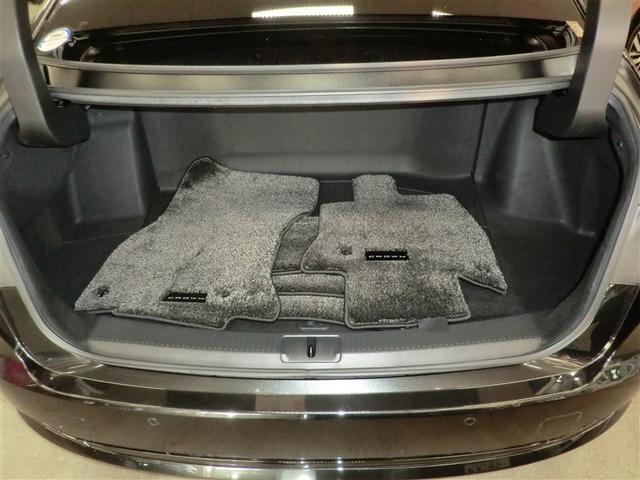 クラウン Ｚ　レザーシート　ＬＥＤヘッドライト　１オナ　地デジＴＶ　ＡＢＳ　パワーシート　バックモニター　スマートキー　ＥＴＣ　ドライブレコーダー　アルミホイール　エアコン　盗難防止装置　メモリーナビ　キーレス（20枚目）