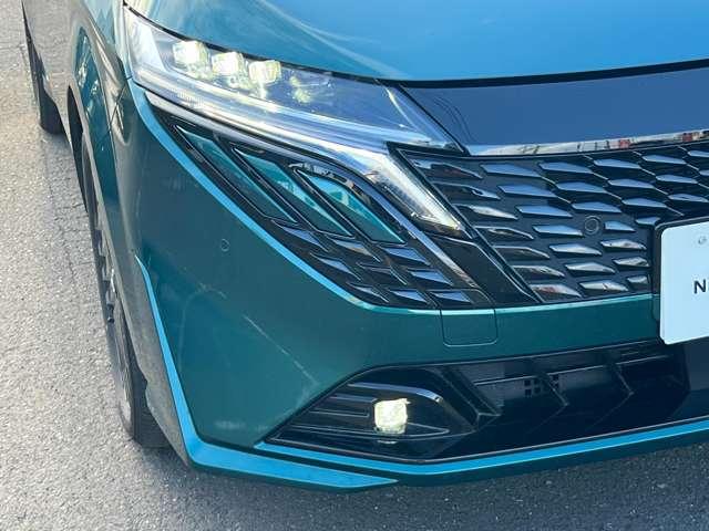 オーラ 1.2 G FOUR 4WD 試乗車アップ アラウドビューモニター ス(12枚目)