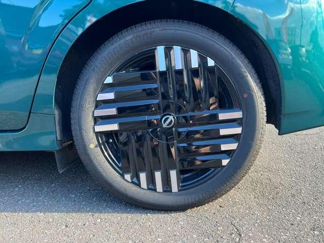 オーラ 1.2 G FOUR 4WD 試乗車アップ アラウドビューモニター ス(15枚目)