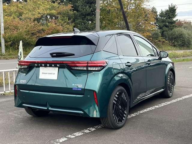 オーラ 1.2 G FOUR レザーエディション 4WD 試乗車UP アラウンドビューモニター SOS(3枚目)