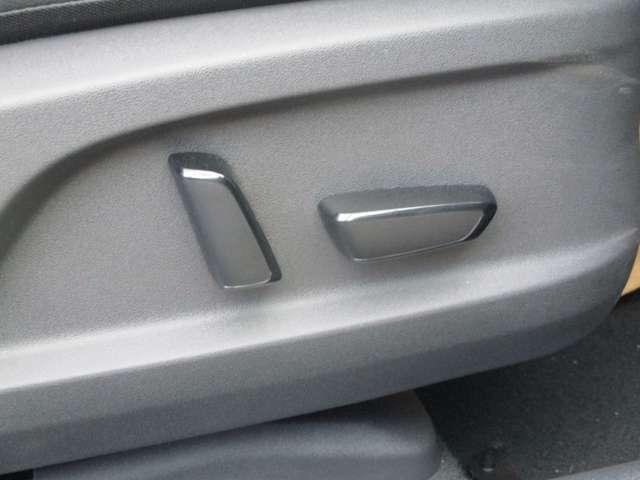 オーラ 1.2 G FOUR レザーエディション 4WD 試乗車UP アラウンドビューモニター SOS(13枚目)