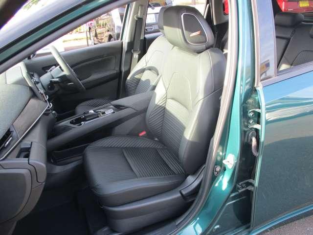 オーラ 1.2 G FOUR レザーエディション 4WD 試乗車UP アラウンドビューモニター SOS(20枚目)