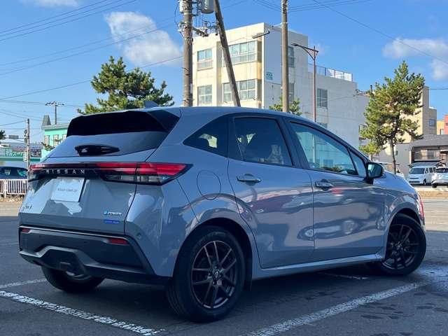 １年間走行距離無制限の日産ワイド保証（無料）付きで販売します。２〜３年の延長保証もリーズナブルに提供します！全国２０００ヶ所で対応可能。遠方の方もお近くの日産で保証を受けられます。