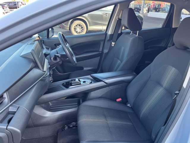 助手席もゆったりとしてドライブを楽しめますね！！