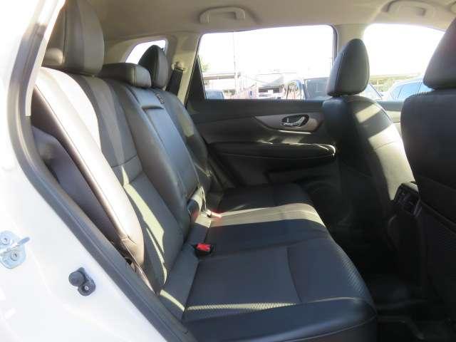 エクストレイル ２．０　２０Ｓ　エマージェンシーブレーキパッケージ　２列車　４ＷＤ　衝突軽減ブレーキ　車線逸脱警報　横滑り防（12枚目）