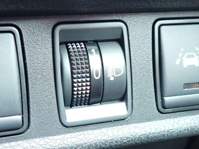 ノート １．２　Ｘ　Ｖセレクション　インテリミラー　エマブレ　アラウンドビュー　衝突被害軽減装置　全周囲カメラ　バックビューモニター　禁煙車　ワンオーナー　イモビライザー　ドラレコ付　記録簿　インテリキー　オートエアコン　Ａストップ　Ｗエアバック　ＥＴＣ　ＡＢＳ　メモリーナビ（8枚目）