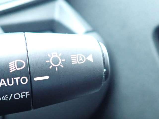 オーラ 1.2 NISMO エマブレ プロパイ インテリミラー カーテンエアバッグ エマブレ 禁煙 インテリキー ETC ドラレコ 車線逸脱警報 ワンセグ キーフリーシステム ダブルエアバック 定期点検記録簿 アルミホイール 運転席エアバッグ メモリーナビ ABS(17枚目)