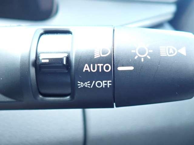 オーラ 1.2 G レザーエディション 当社社用車 ワンオーナ 追突防止 レーダークルーズ 車線逸脱警報装置 禁煙車 LED ドライブレコーダー 盗難防止 記録簿 バックモニター ETC インテリジェントキー メモリーナビゲーション AW ABS(15枚目)