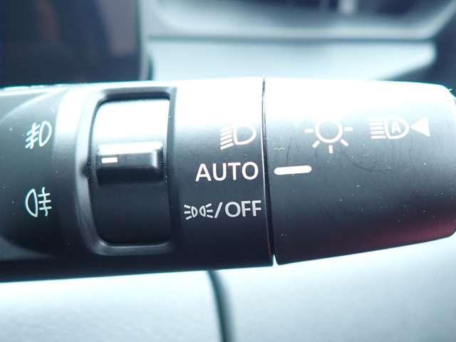 オーラ 1.2 NISMO アラウンドビュー エマブレ プロパイ カーテンエアバッグ エマブレ 禁煙 インテリキー ETC ドラレコ 車線逸脱警報 ワンセグ キーフリーシステム ダブルエアバック 定期点検記録簿 アルミホイール 運転席エアバッグ メモリーナビ ABS(15枚目)