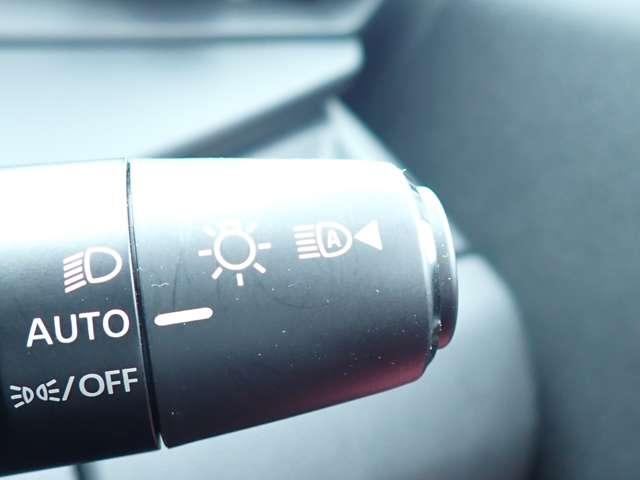 オーラ 1.2 NISMO アラウンドビュー エマブレ プロパイ カーテンエアバッグ エマブレ 禁煙 インテリキー ETC ドラレコ 車線逸脱警報 ワンセグ キーフリーシステム ダブルエアバック 定期点検記録簿 アルミホイール 運転席エアバッグ メモリーナビ ABS(16枚目)