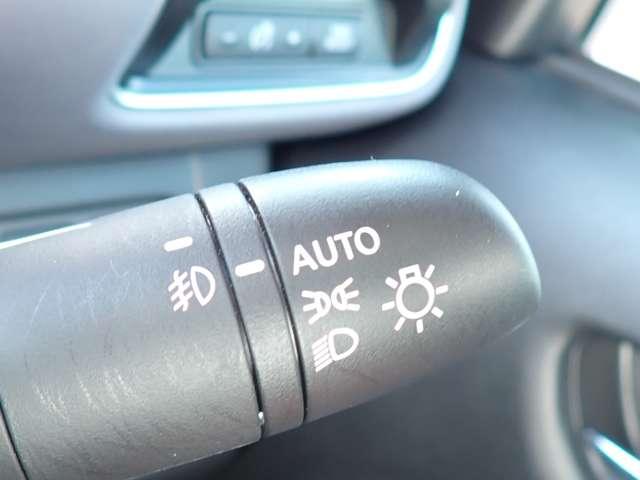 セレナ 1.2 e-POWER ハイウェイスター V アラウンドビュー エマブレ プロパイ 360°カメラ エマジェンシーブレーキ 1オナ スマキー バックカメラ 禁煙 LED レーンアシスト 点検記録簿付 ETC ドラレコ イモビ サイドカーテンエアバック フルオートエアコン エアバック(15枚目)