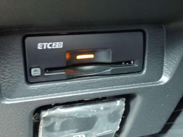 ＥＴＣ２．０は従来のＥＴＣに比べて料金支払いだけでなく渋滞や事故などの道路情報をリアルタイムで受け取る事の「次世代型のＥＴＣサービス」です♪