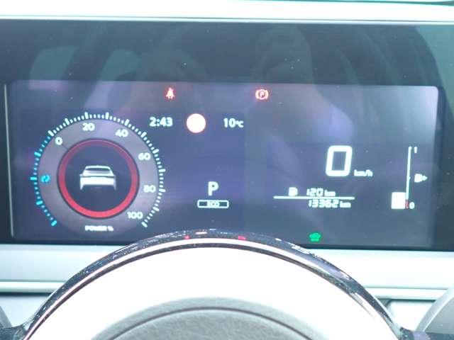 デジタル表示のスピードメーターですので夜でも昼でも視認性の高いメーターになっております♪