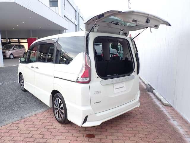 セレナ 2.0 ハイウェイスター VセレクションII エマブレ 両オートスライドドア バックモニタ 全周囲モニタ アイスト 寒冷地 Pアシスト インテリキー LEDライト ETC車載器 オートクルーズコントロール サイドエアバッグ 記録簿 ドライブレコーダー メモリ-ナビ 禁煙 アルミ(19枚目)