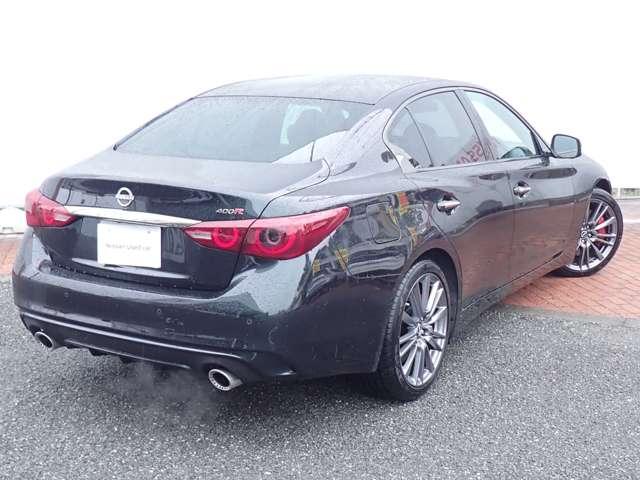 スカイライン ３．０　４００Ｒ　本革シ－ト　ＬＥＤヘッド　キーレスエントリー　ワンオーナ　車線逸脱警報　スマ－トキ－　バックモニター　メモリーナビ　ナビＴＶ　サイドカメラ　ＡＡＣ　アルミ　ＥＴＣ　サイドエアバッグ　エアバッグ（2枚目）