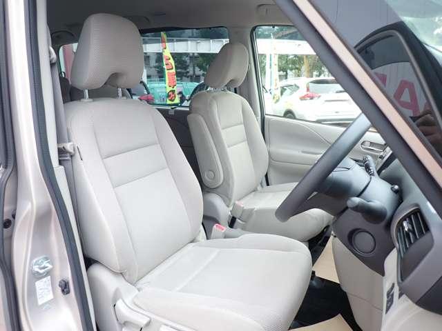 高い視点で見通しの良い運転席♪