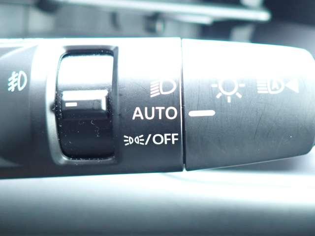 セレナ １．４　ｅ－ＰＯＷＥＲ　ハイウェイスターＶ　メーカーＭナビ　エマブレ　プロパイ　自動（被害軽減）ブレーキ　ＬＤＰ　追従クルーズ　ＬＥＤランプ　バックモニター　禁煙　アルミホイール　ドライブレコーダ　ＥＴＣ　記録簿　盗難防止システム　スマートキー　１オナ　オートエアコン　ナビＴＶ（16枚目）