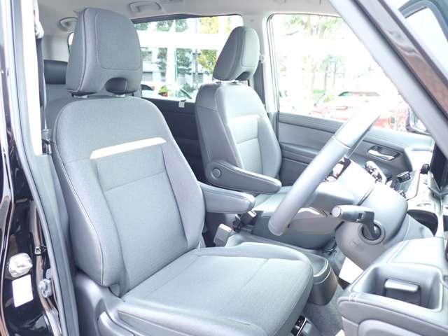 セレナ １．４　ｅ－ＰＯＷＥＲ　ハイウェイスターＶ　メーカーＭナビ　エマブレ　プロパイ　自動（被害軽減）ブレーキ　ＬＤＰ　追従クルーズ　ＬＥＤランプ　バックモニター　禁煙　アルミホイール　ドライブレコーダ　ＥＴＣ　記録簿　盗難防止システム　スマートキー　１オナ　オートエアコン　ナビＴＶ（19枚目）