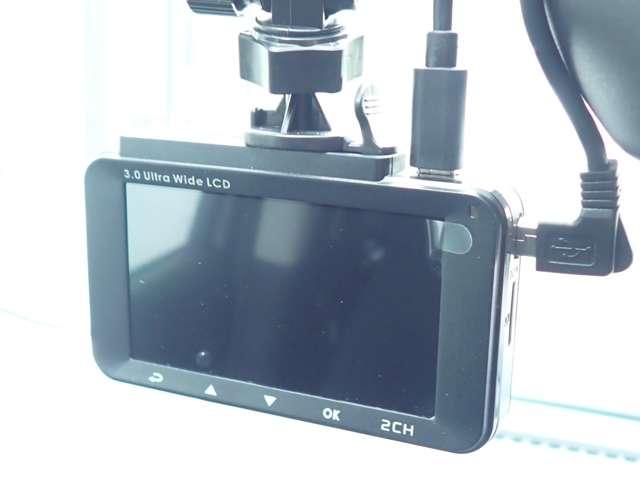 ノート １．２　Ｘ　ＤＩＧ－Ｓ　Ｖセレクション　プラスセーフティ　純正Ｍナビ　アラウンドビュー　エマブレ　アラウンドビューＭ　リアカメラ　禁煙　レーンアシスト　ドライブレコーダー　盗難防止システム　Ｗエアバック　記録簿　エアバッグ　ＥＴＣ　キーフリー　ＰＷ　ＡＢＳ　ＴＶナビ　メモリーナビ　ＰＳ　誤発進抑制（18枚目）