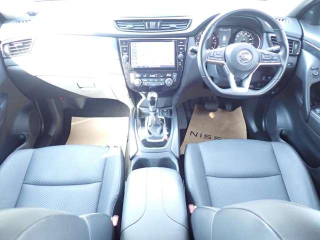 ＳＵＶですので視点が高く周囲の状況を掴みやすく非常に運転のしやすい運転席になっております♪