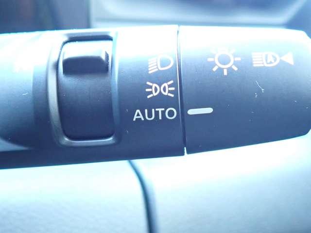 ノート １．２　Ｘ　スマートミラー　エマブレ　プロパイ　リアカメラ　衝突被害軽減ブレ－キ　クルーズコントロール　全方位カメラ　ＥＴＣ付　アルミ　禁煙車　ＬＥＤヘッドライト　レーンアシスト　インテリジェントキー　ワンオーナー　ドラレコ　整備記録簿　ＴＶナビ（15枚目）