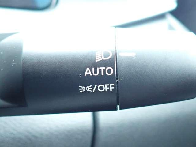 ノート １．２　Ｘ　メーカーＭナビ　エマブレ　プロパイ　リアカメラ　衝突被害軽減ブレ－キ　全方位カメラ　ＥＴＣ付　禁煙車　ＬＥＤヘッドライト　レーダークルーズ　レーンアシスト　インテリジェントキー　ワンオーナー　ドラレコ　整備記録簿　盗難防止システム（15枚目）