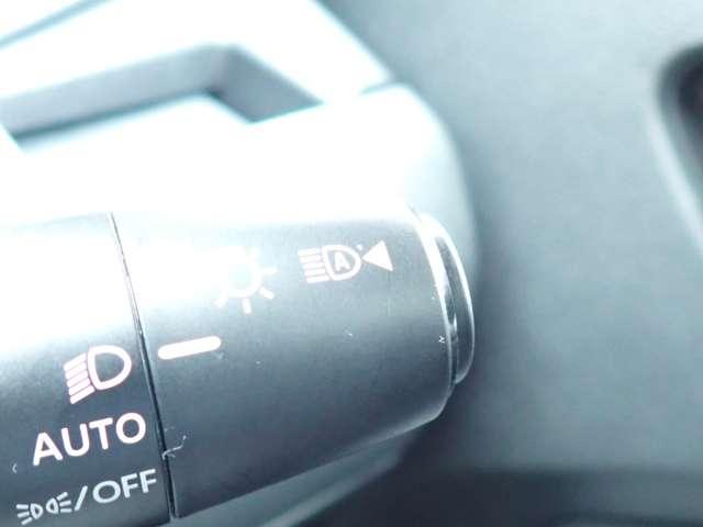 ノート １．２　Ｘ　メーカーＭナビ　エマブレ　プロパイ　リアカメラ　衝突被害軽減ブレ－キ　全方位カメラ　ＥＴＣ付　禁煙車　ＬＥＤヘッドライト　レーダークルーズ　レーンアシスト　インテリジェントキー　ワンオーナー　ドラレコ　整備記録簿　盗難防止システム（16枚目）