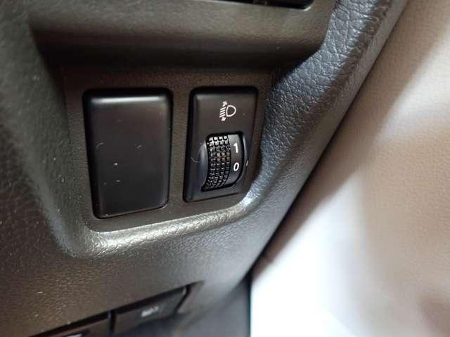 キューブ 1.5 15X Vセレクション 純正メモリナビ バックモニター セキュリティアラーム 1オーナー Bカメ AUTOエアコン 禁煙車 ETC 記録簿付き メモリーナビ キ-フリ- ナビTV ワンセグTV ABS パワーステアリング 運転席エアバッグ パワーウィンドゥ(8枚目)