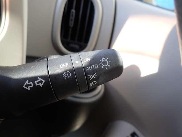 キューブ 1.5 15X Vセレクション 純正メモリナビ バックモニター セキュリティアラーム 1オーナー Bカメ AUTOエアコン 禁煙車 ETC 記録簿付き メモリーナビ キ-フリ- ナビTV ワンセグTV ABS パワーステアリング 運転席エアバッグ パワーウィンドゥ(10枚目)