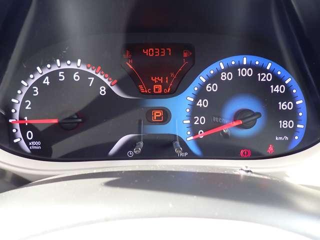 キューブ 1.5 15X Vセレクション 純正メモリナビ バックモニター セキュリティアラーム 1オーナー Bカメ AUTOエアコン 禁煙車 ETC 記録簿付き メモリーナビ キ-フリ- ナビTV ワンセグTV ABS パワーステアリング 運転席エアバッグ パワーウィンドゥ(11枚目)