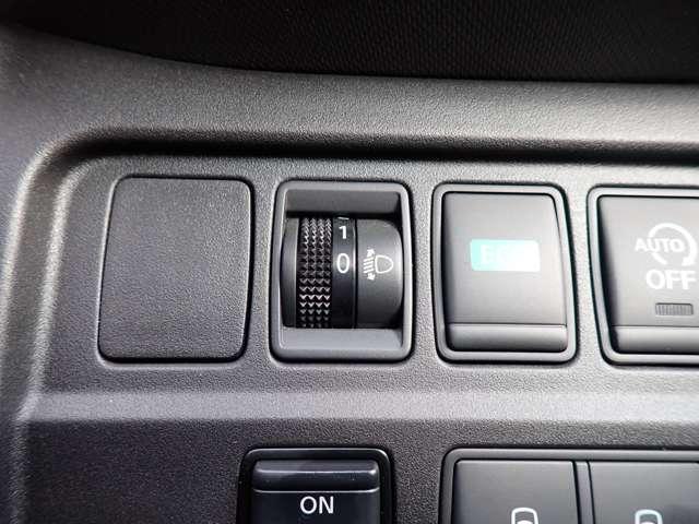 セレナ 2.0 X 後席モニター アラウンドビュー 360度カメラ ワンオ-ナ-車 オートクルーズコントロール 禁煙 インテリジェントキー サイドカメラ Aストップ パークアシスト ETC ドラレコ レーンキープ 記録簿 キーレス メモナビ ナビTV(9枚目)