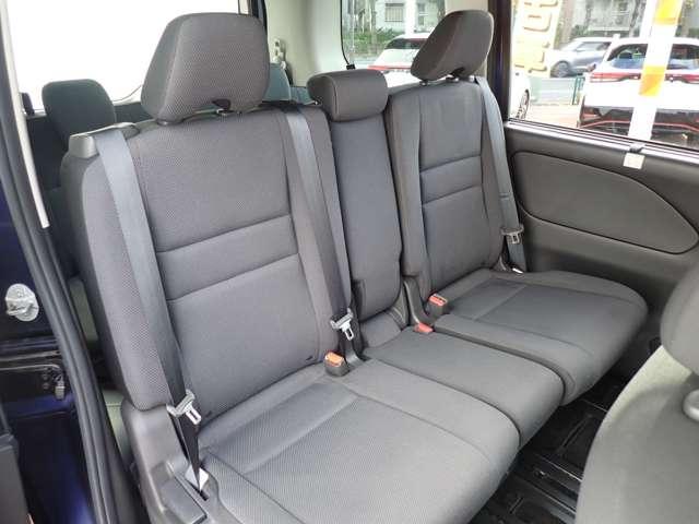 セレナ 2.0 X 後席モニター アラウンドビュー 360度カメラ ワンオ-ナ-車 オートクルーズコントロール 禁煙 インテリジェントキー サイドカメラ Aストップ パークアシスト ETC ドラレコ レーンキープ 記録簿 キーレス メモナビ ナビTV(18枚目)