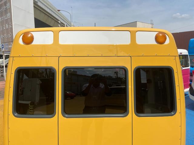 ＮＶ１００クリッパーバン ＤＸ　ブロー社製クールライダーアメリカンスクールバスの車中泊仕様車両（10枚目）