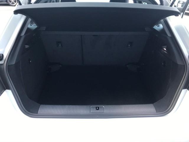 スポーツバック30TFSI ハイグロスパッケージ ハンズフリー (Bluetooth) スタートストップシステム オールウェザーライト デイタイムランニングライト ヒートインシュレーティングウィンドシールド(17枚目)