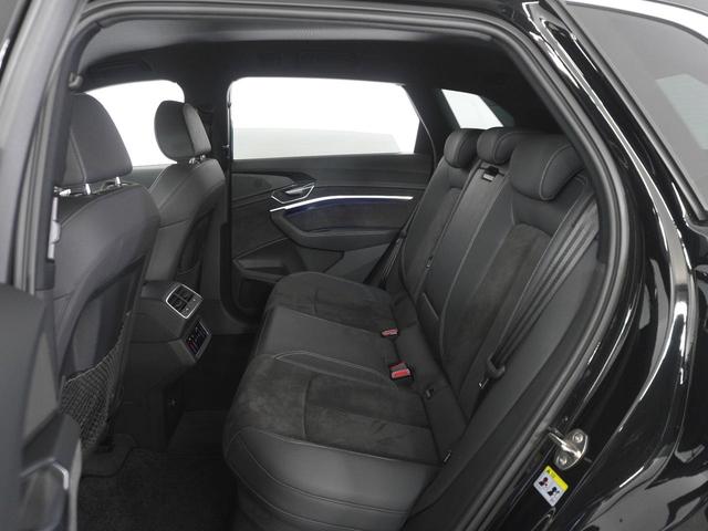 e-トロン 50クワトロ Sライン 認定中古車 サイレンスパッケージ バーチャルエクステリアミラー エクステンディッドアルミニウムブラック/ブラックグラスルックコントロールパネル(10枚目)